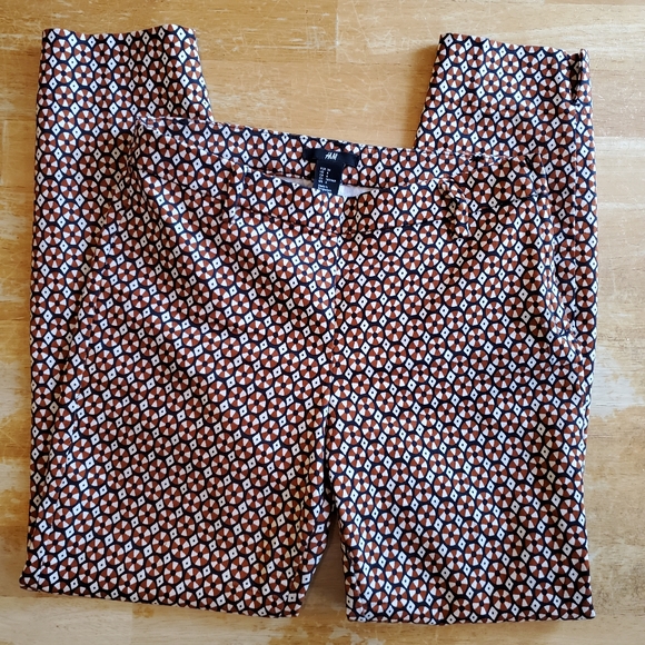 🎈2/$50 H&M Cropped Patterned Pants - Picture 11 of 12